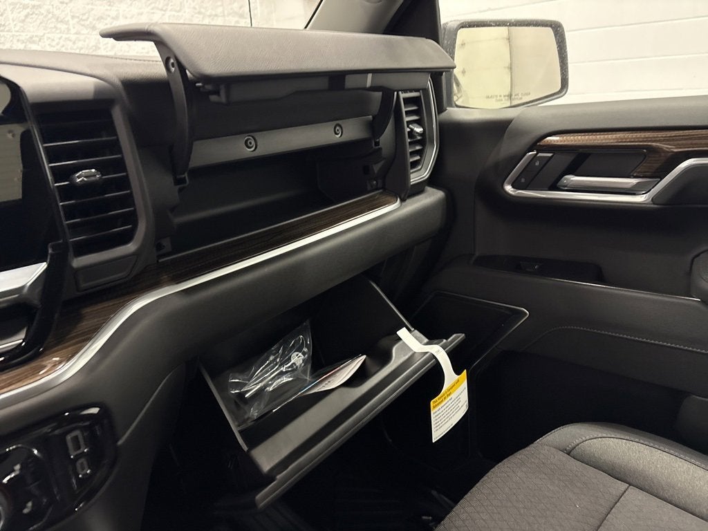 2026 Chevrolet Silverado 1500 RST Crew Cab Short Box 4WD