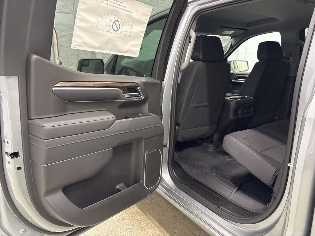 2026 Chevrolet Silverado 1500 RST Crew Cab Short Box 4WD