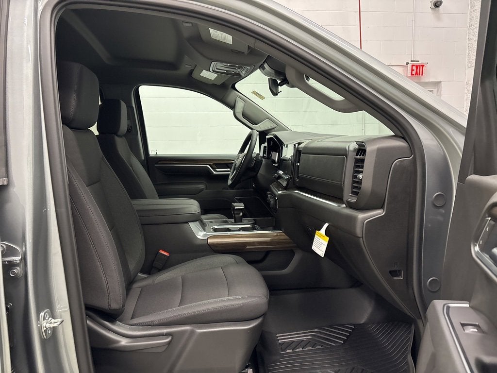 2026 Chevrolet Silverado 1500 RST Crew Cab Short Box 4WD