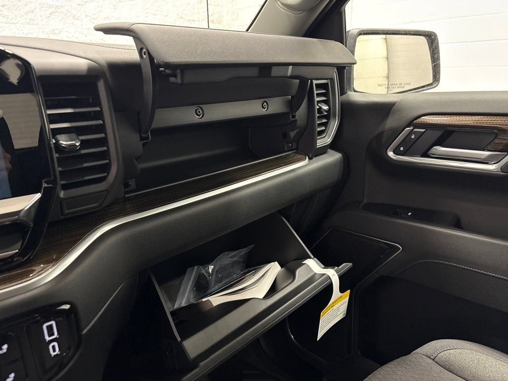 2026 Chevrolet Silverado 1500 RST Crew Cab Short Box 4WD