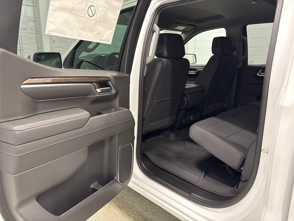 2026 Chevrolet Silverado 1500 RST Crew Cab Short Box 4WD
