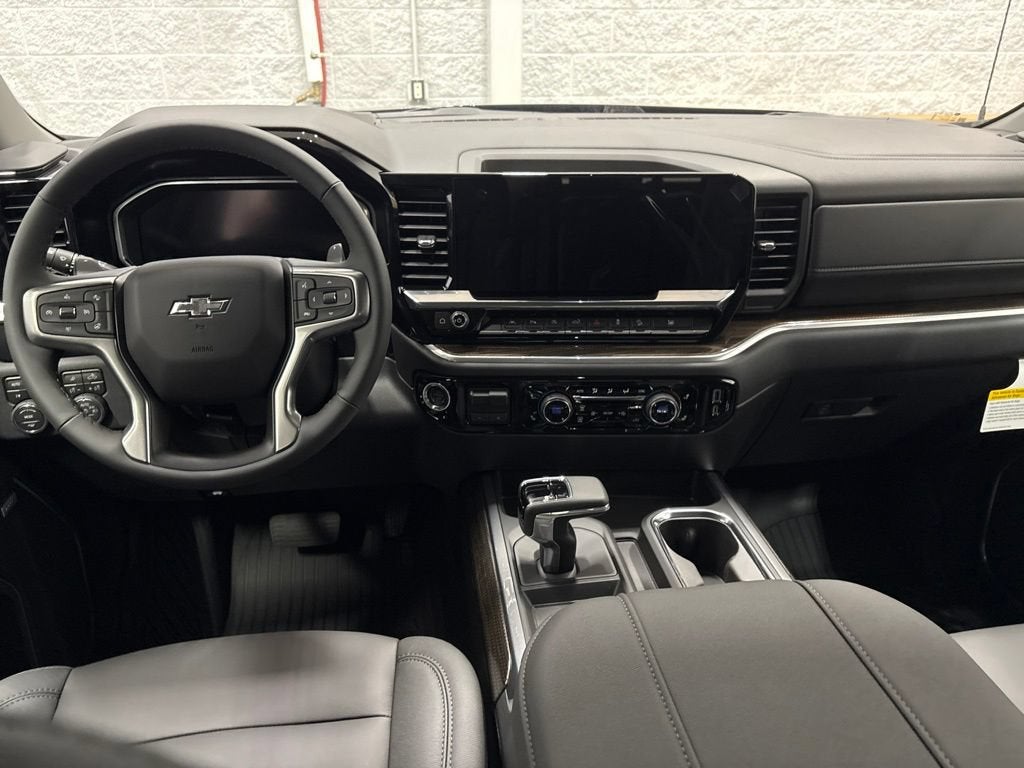 2026 Chevrolet Silverado 1500 RST Crew Cab Short Box 4WD