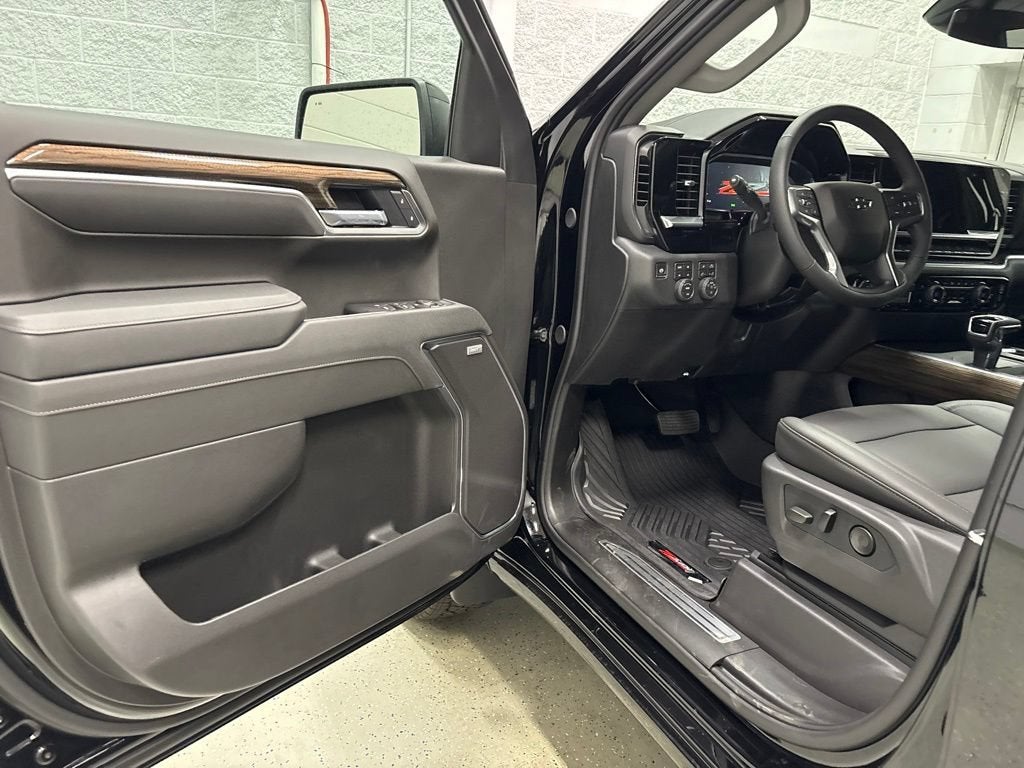2026 Chevrolet Silverado 1500 RST Crew Cab Short Box 4WD
