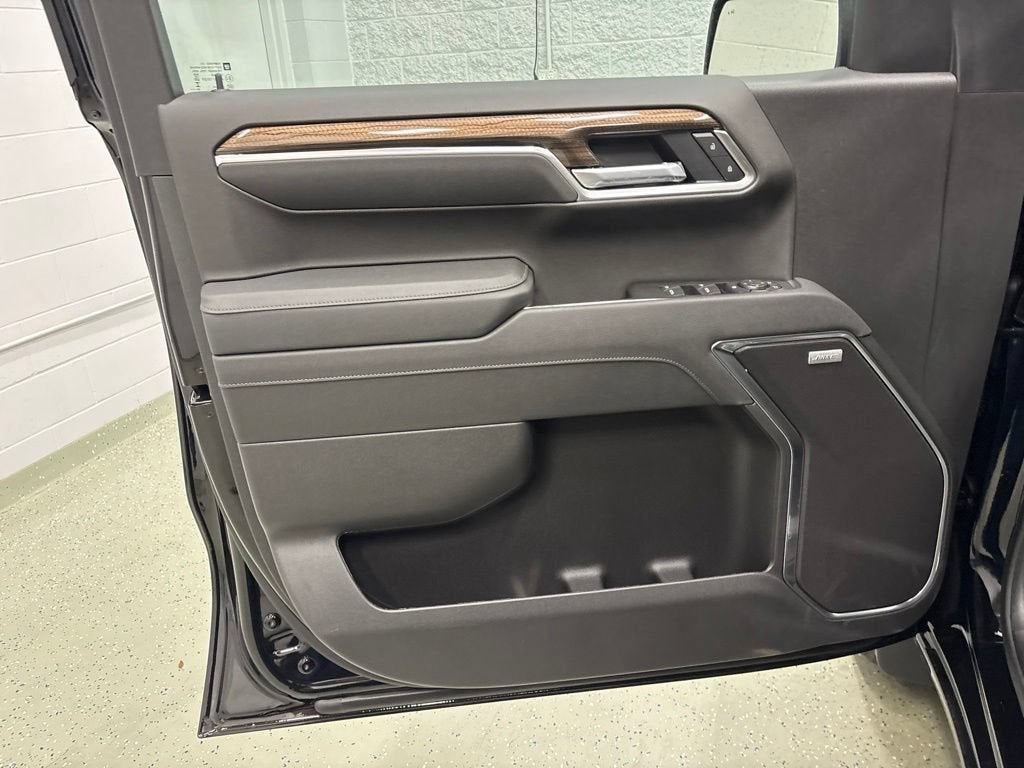 2026 Chevrolet Silverado 1500 RST Crew Cab Short Box 4WD