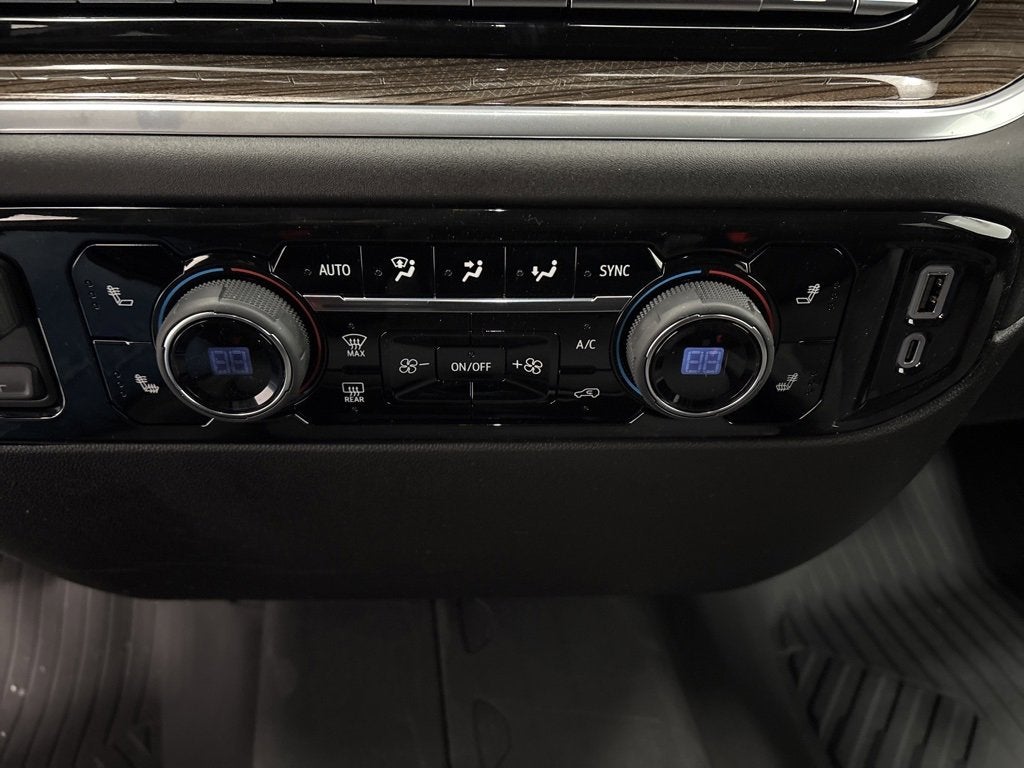 2026 Chevrolet Silverado 1500 RST Crew Cab Short Box 4WD