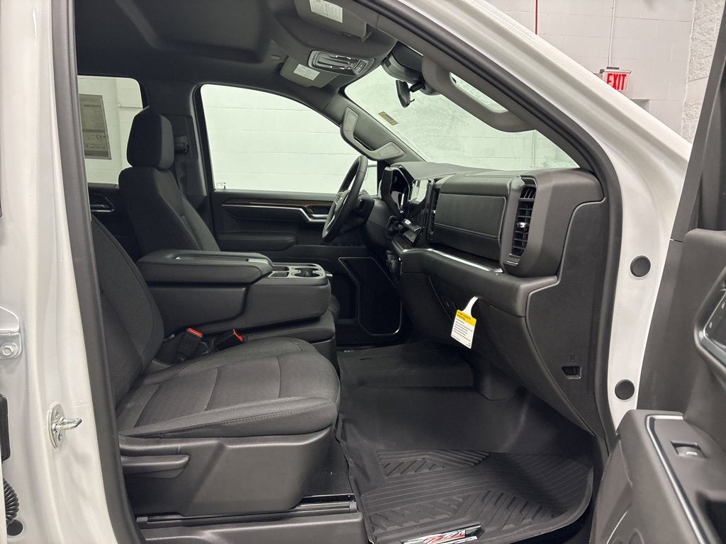 2026 Chevrolet Silverado 1500 RST Crew Cab Short Box 4WD