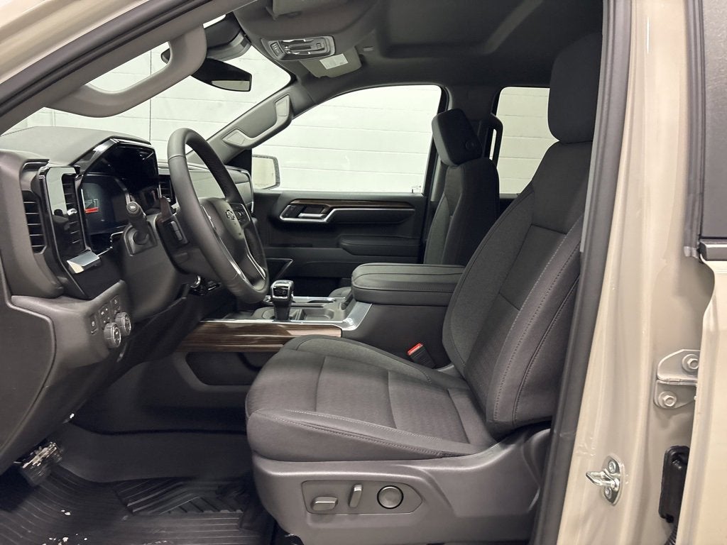 2026 Chevrolet Silverado 1500 RST Crew Cab Short Box 4WD