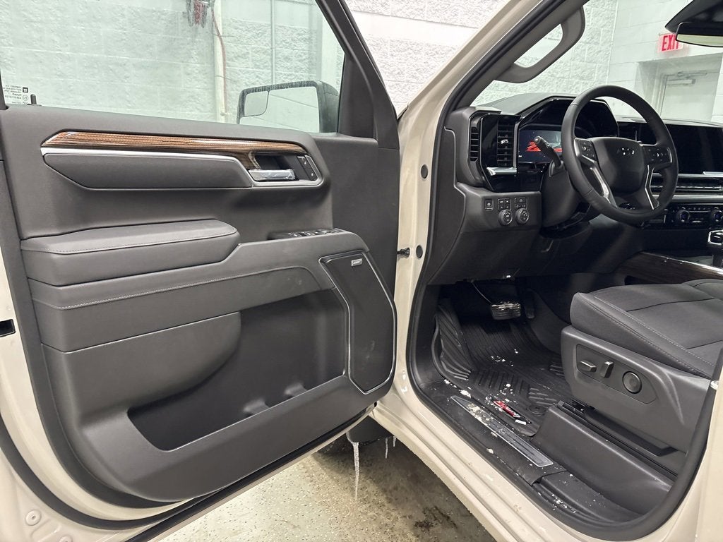 2026 Chevrolet Silverado 1500 RST Crew Cab Short Box 4WD