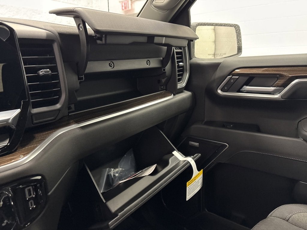 2026 Chevrolet Silverado 1500 RST Crew Cab Short Box 4WD