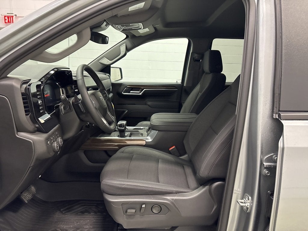 2026 Chevrolet Silverado 1500 RST Crew Cab Short Box 4WD