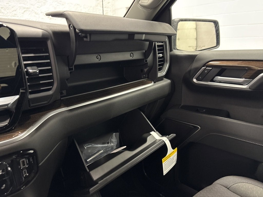 2026 Chevrolet Silverado 1500 RST Crew Cab Short Box 4WD