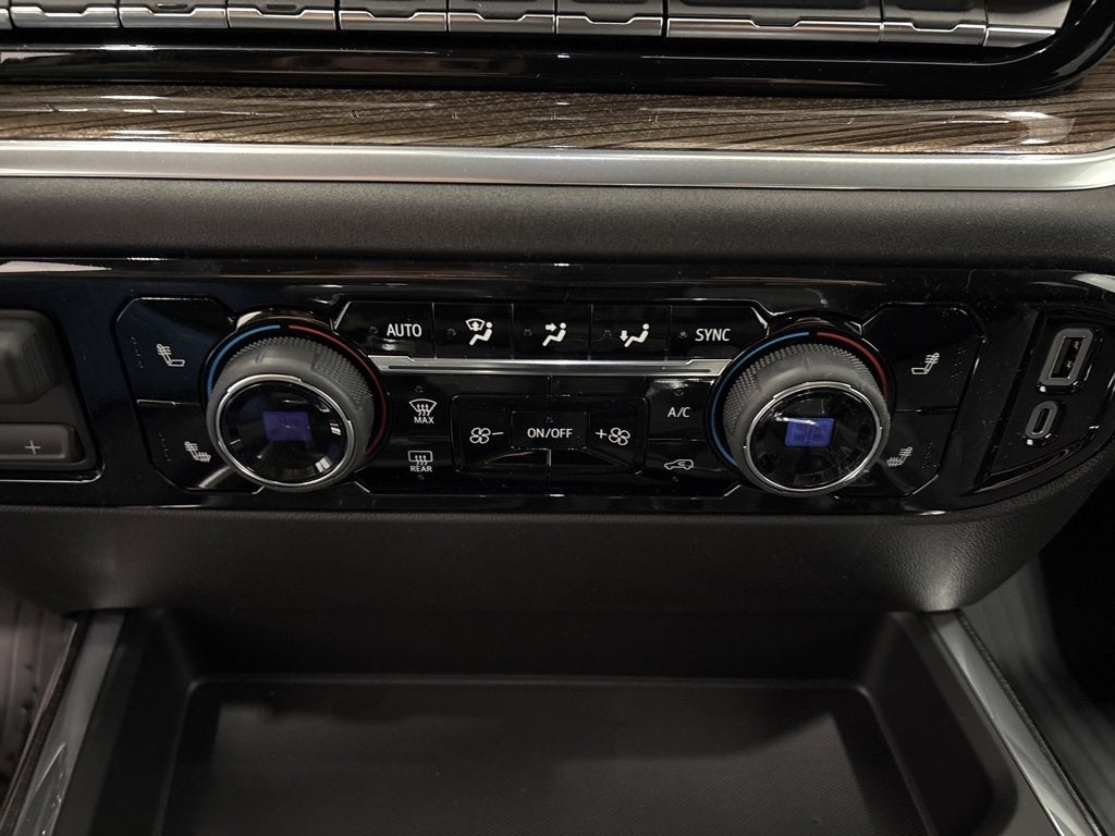 2026 Chevrolet Silverado 1500 RST Crew Cab Short Box 4WD