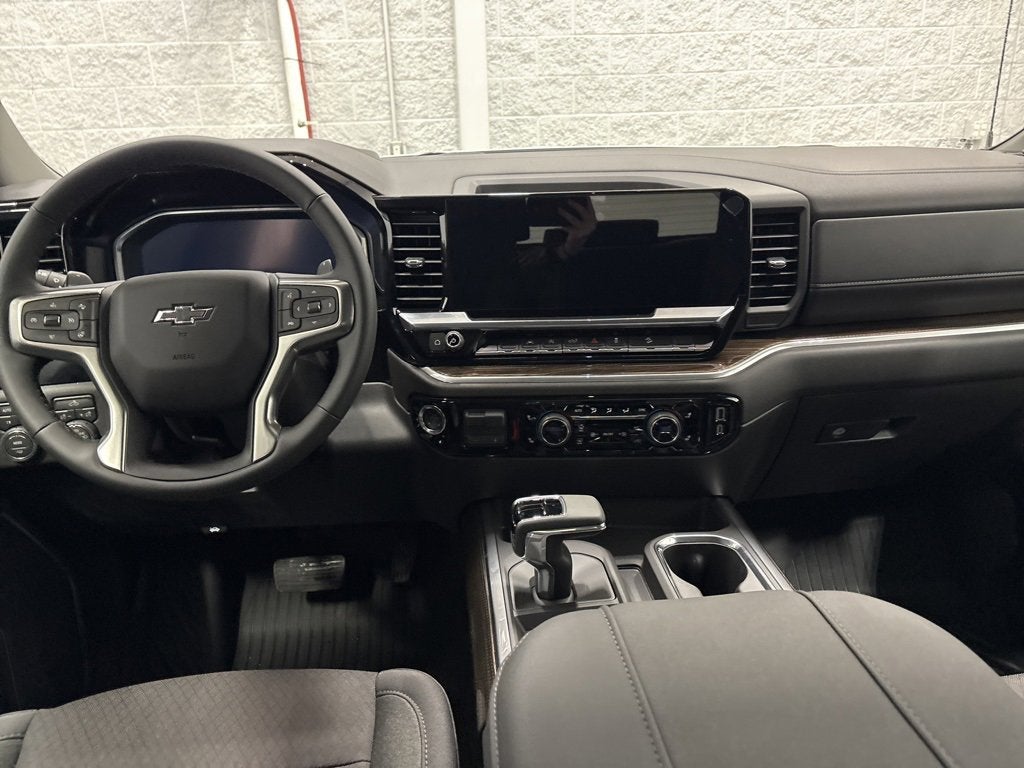 2026 Chevrolet Silverado 1500 RST Crew Cab Short Box 4WD