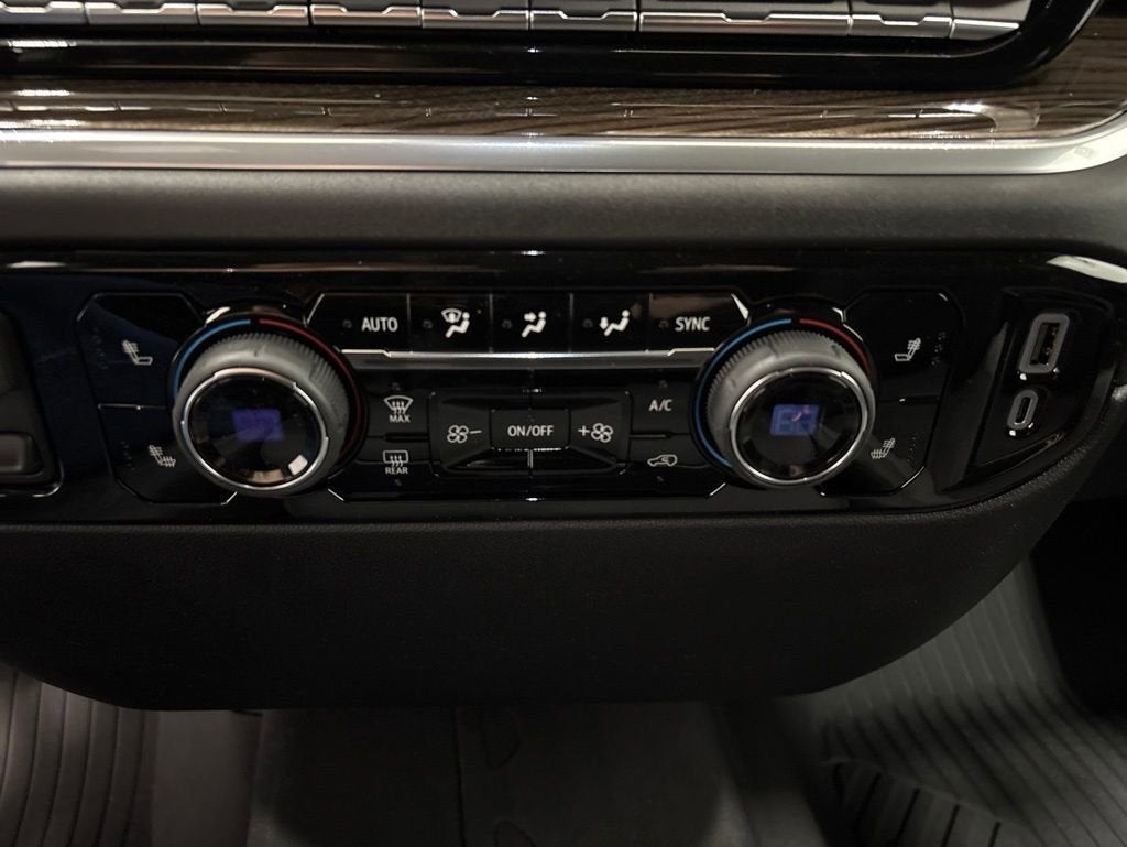 2026 Chevrolet Silverado 1500 RST Crew Cab Short Box 4WD