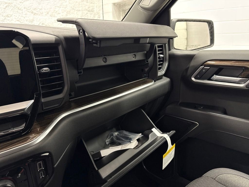 2026 Chevrolet Silverado 1500 RST Crew Cab Short Box 4WD