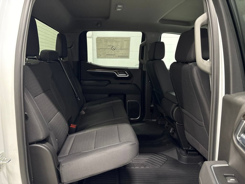 2026 Chevrolet Silverado 1500 RST Crew Cab Short Box 4WD