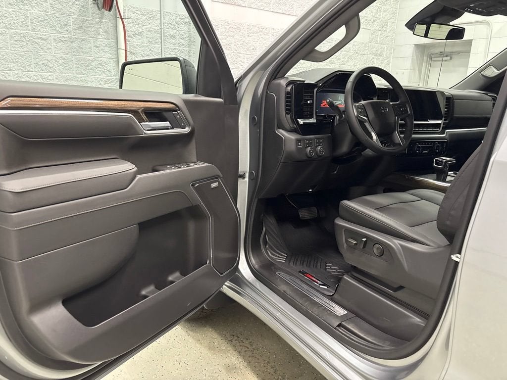 2026 Chevrolet Silverado 1500 RST Crew Cab Short Box 4WD
