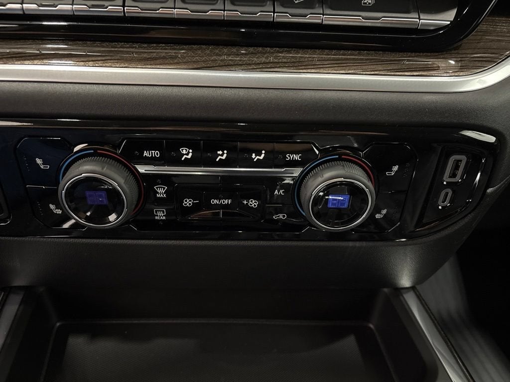 2026 Chevrolet Silverado 1500 RST Crew Cab Short Box 4WD