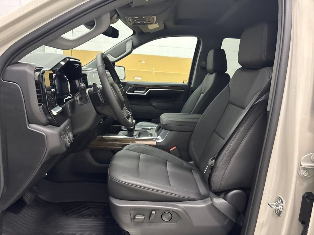 2026 Chevrolet Silverado 1500 RST Crew Cab Short Box 4WD