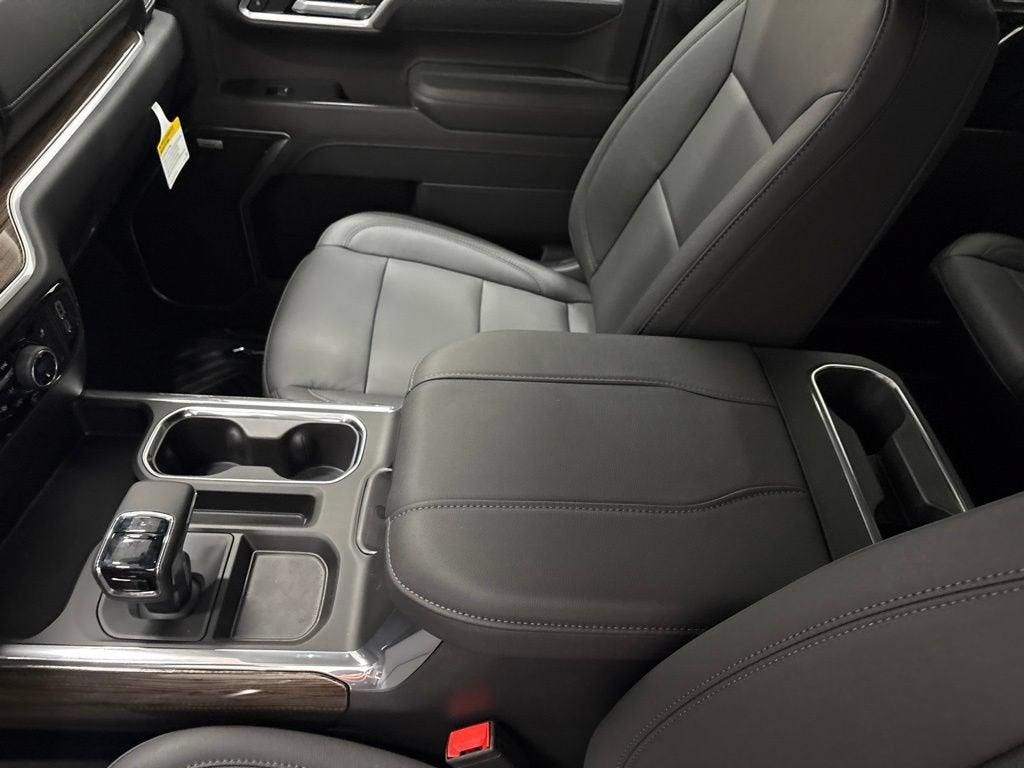 2026 Chevrolet Silverado 1500 RST Crew Cab Short Box 4WD