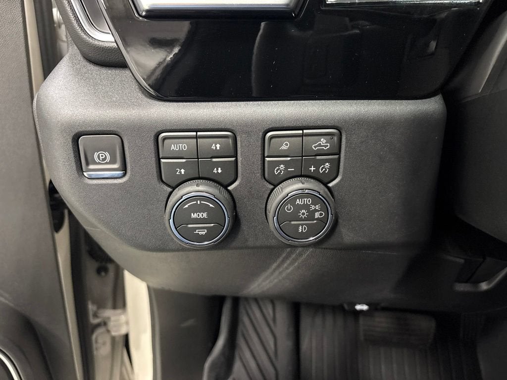 2026 Chevrolet Silverado 1500 RST Crew Cab Short Box 4WD