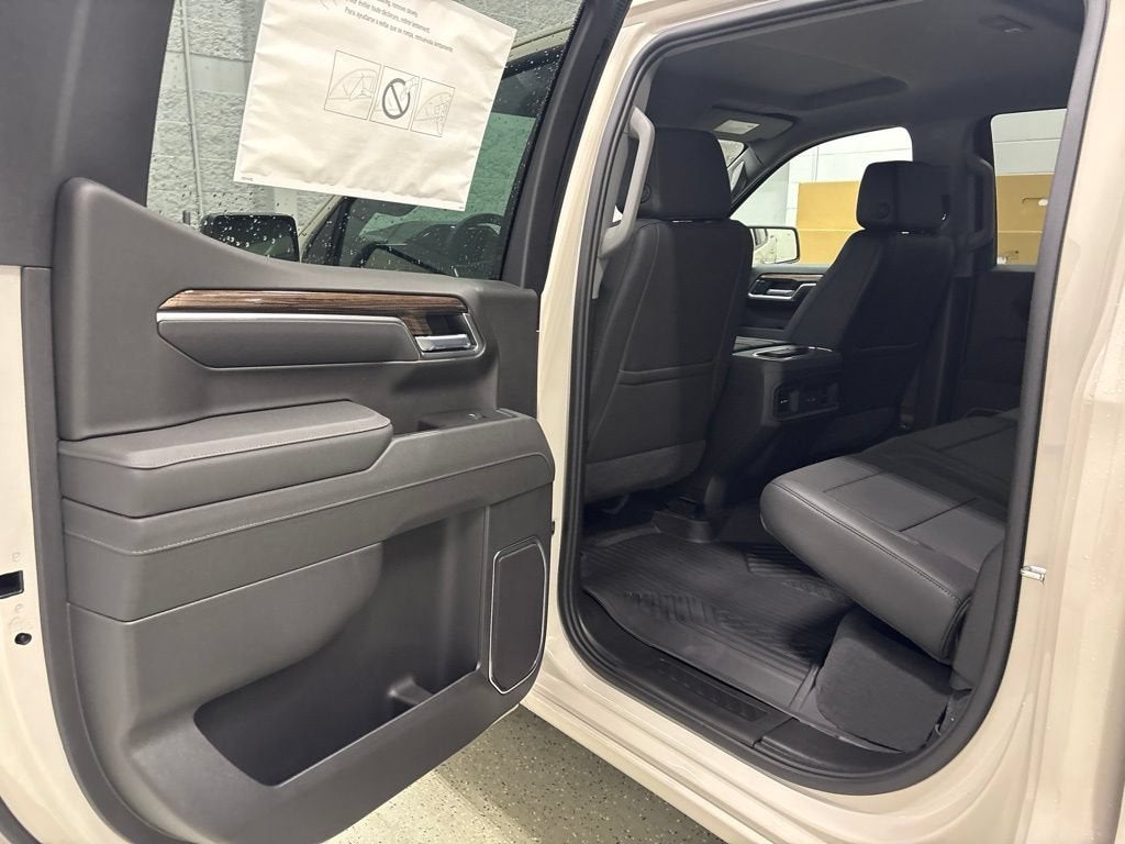2026 Chevrolet Silverado 1500 RST Crew Cab Short Box 4WD