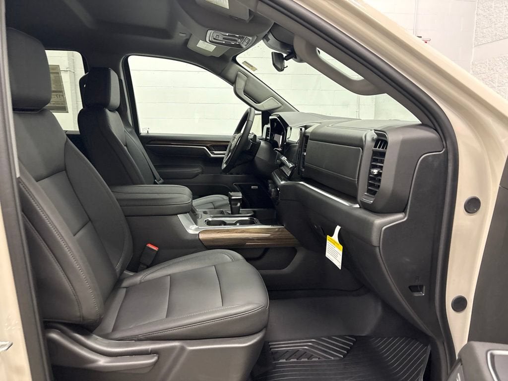 2026 Chevrolet Silverado 1500 RST Crew Cab Short Box 4WD