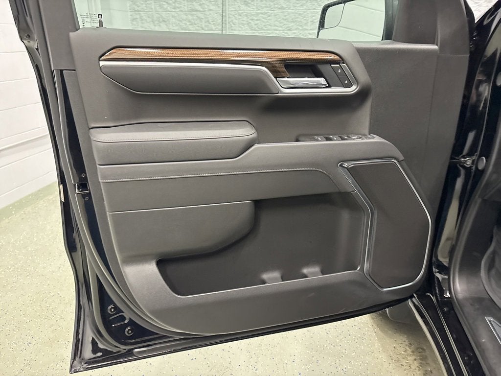 2026 Chevrolet Silverado 1500 RST Crew Cab Short Box 4WD