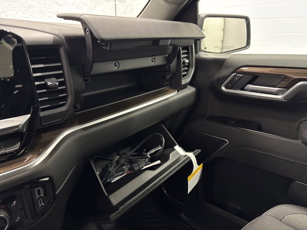 2026 Chevrolet Silverado 1500 RST Crew Cab Short Box 4WD