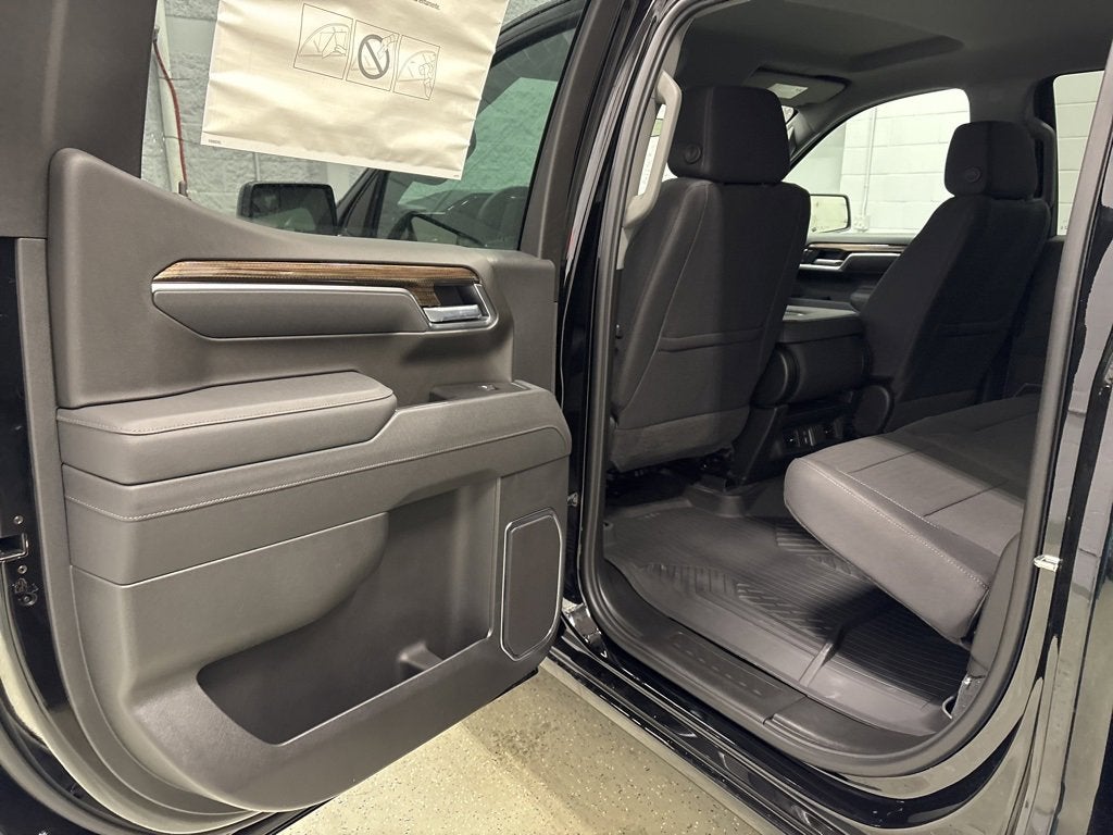 2026 Chevrolet Silverado 1500 RST Crew Cab Short Box 4WD