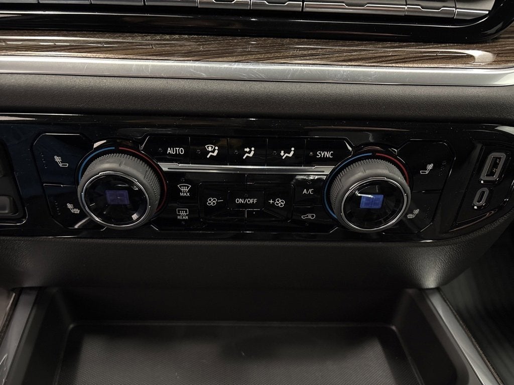 2026 Chevrolet Silverado 1500 RST Crew Cab Short Box 4WD