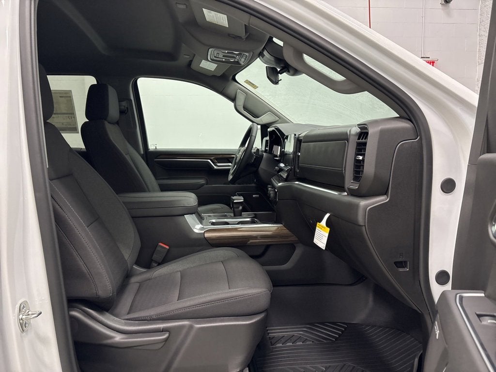 2026 Chevrolet Silverado 1500 RST Crew Cab Short Box 4WD