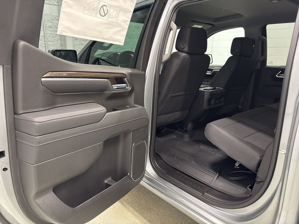 2026 Chevrolet Silverado 1500 RST Crew Cab Short Box 4WD