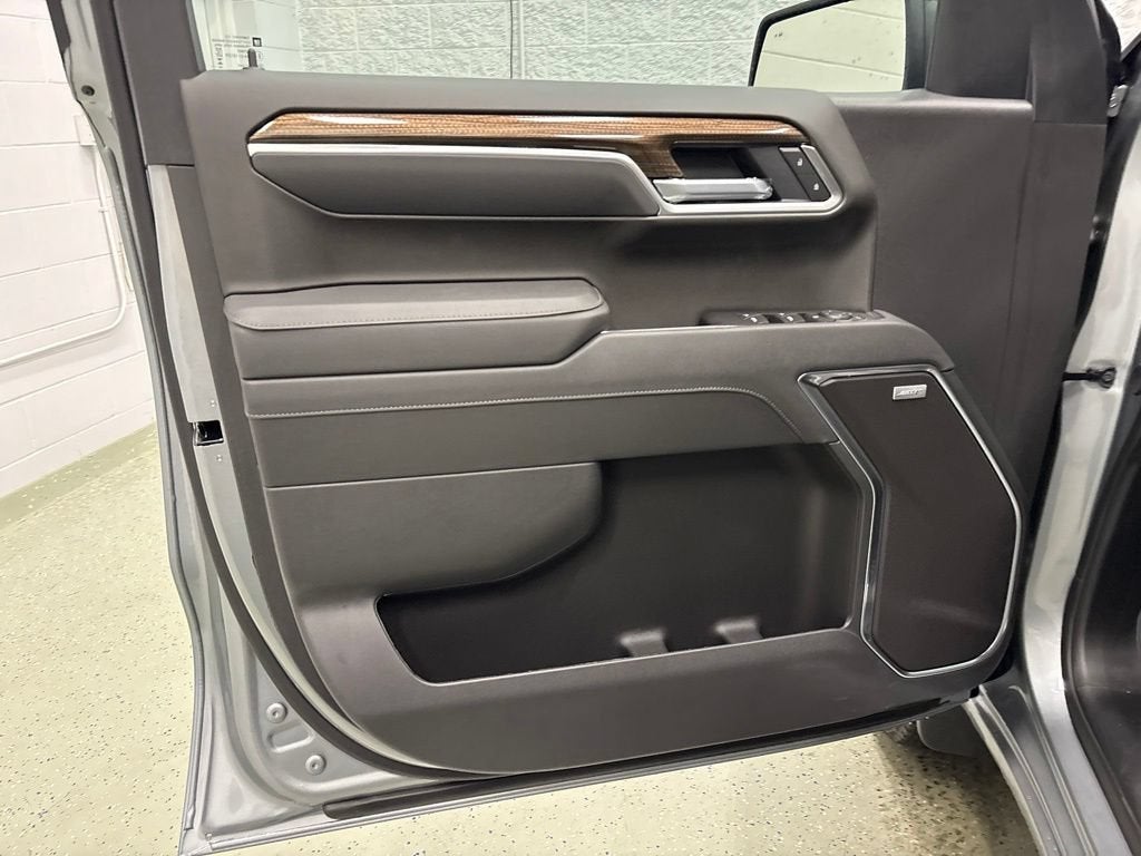 2026 Chevrolet Silverado 1500 RST Crew Cab Short Box 4WD