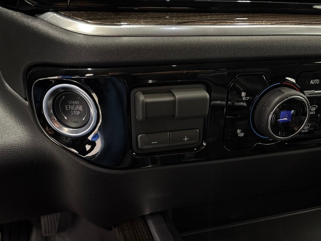 2026 Chevrolet Silverado 1500 RST Crew Cab Short Box 4WD