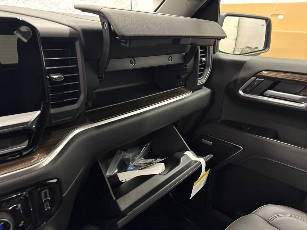 2026 Chevrolet Silverado 1500 RST Crew Cab Short Box 4WD