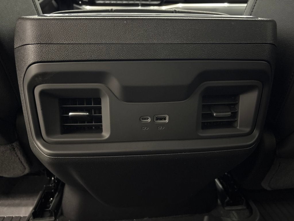 2026 Chevrolet Silverado 1500 RST Crew Cab Short Box 4WD