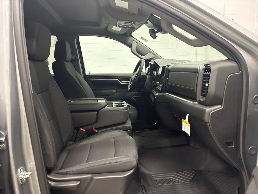 2026 Chevrolet Silverado 1500 RST Crew Cab Short Box 4WD