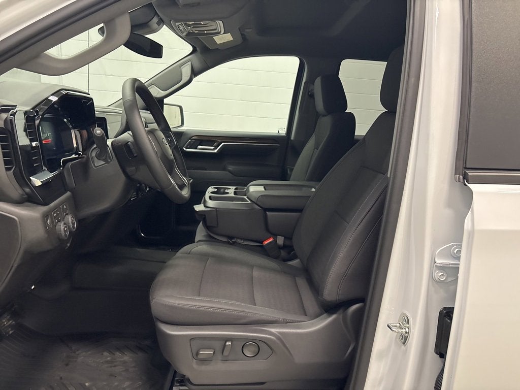 2026 Chevrolet Silverado 1500 RST Crew Cab Short Box 4WD