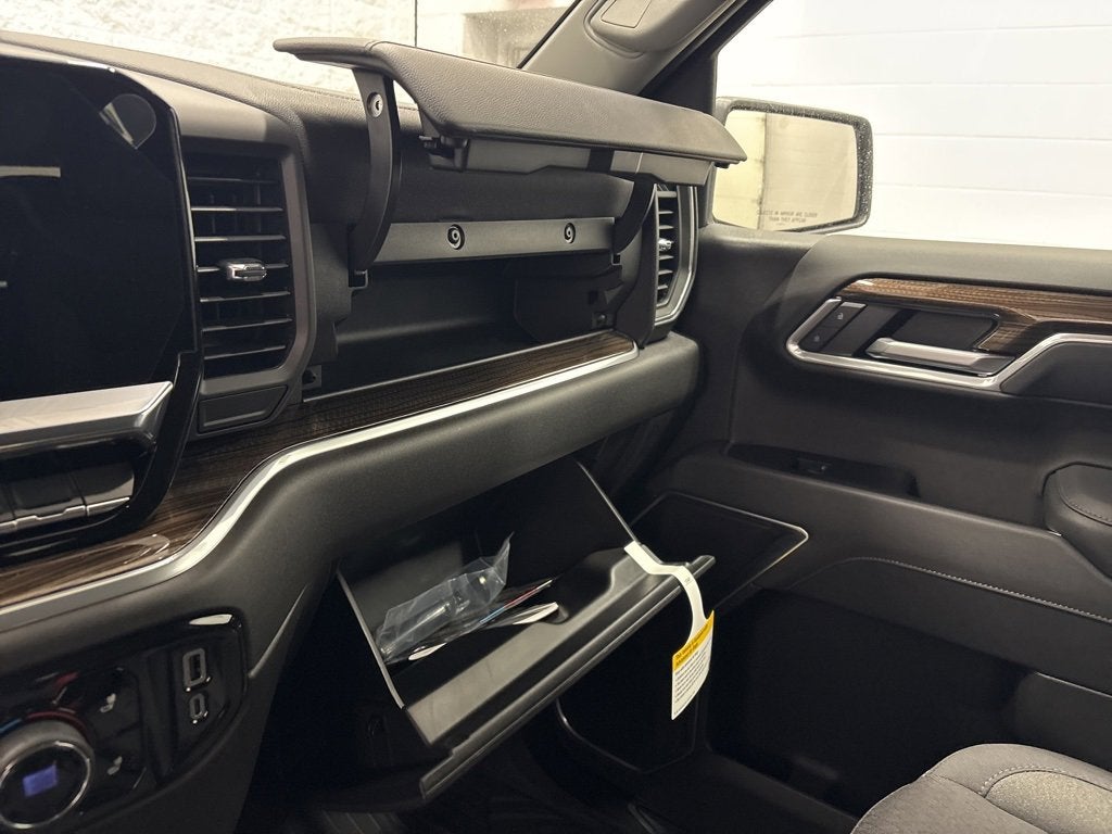 2026 Chevrolet Silverado 1500 RST Crew Cab Short Box 4WD