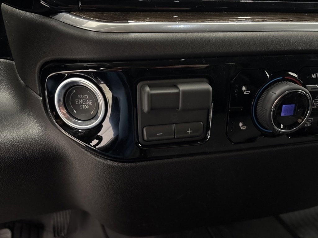 2026 Chevrolet Silverado 1500 RST Crew Cab Short Box 4WD