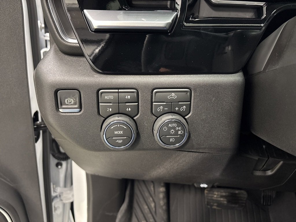 2026 Chevrolet Silverado 1500 RST Crew Cab Short Box 4WD