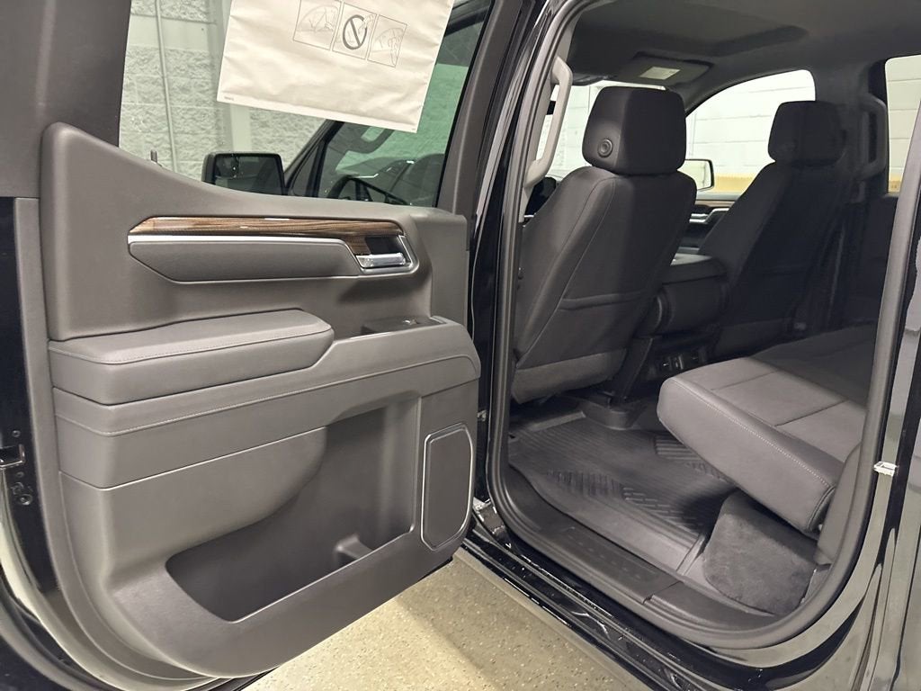 2026 Chevrolet Silverado 1500 RST Crew Cab Short Box 4WD