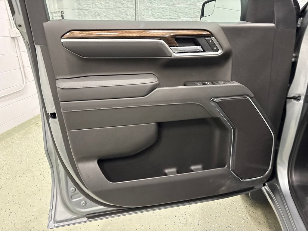 2026 Chevrolet Silverado 1500 RST Crew Cab Short Box 4WD