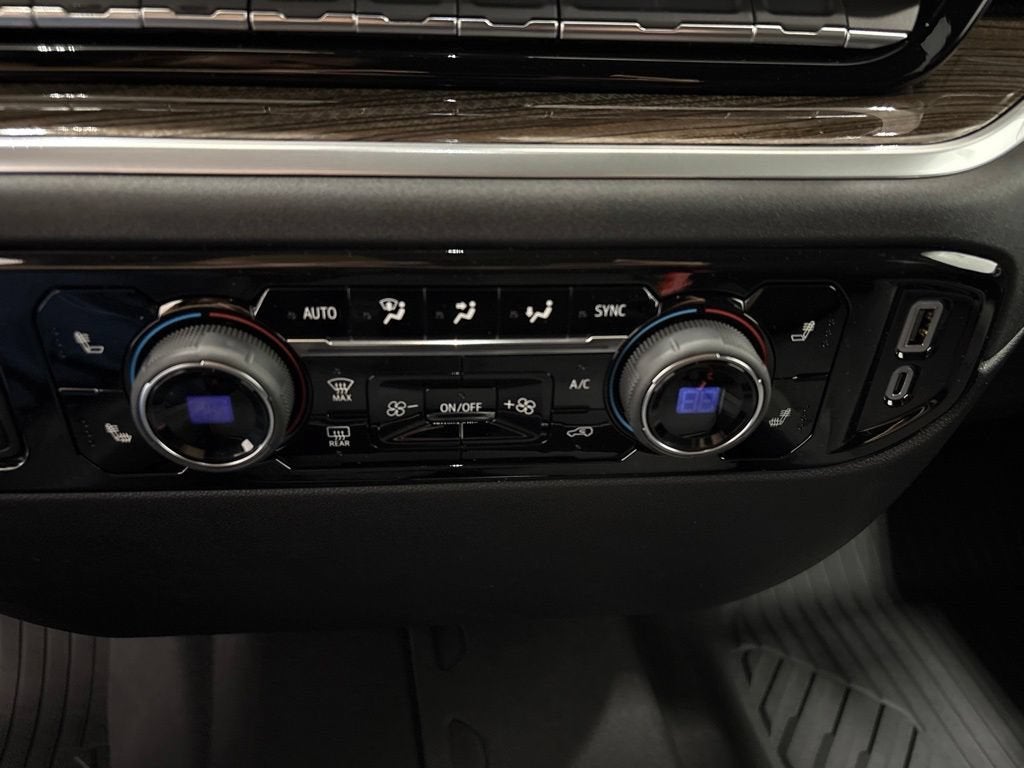2026 Chevrolet Silverado 1500 RST Crew Cab Short Box 4WD
