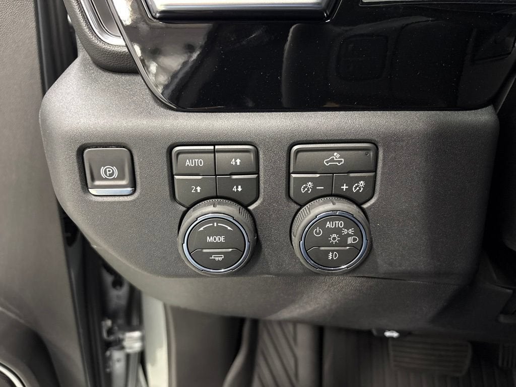 2026 Chevrolet Silverado 1500 RST Crew Cab Short Box 4WD