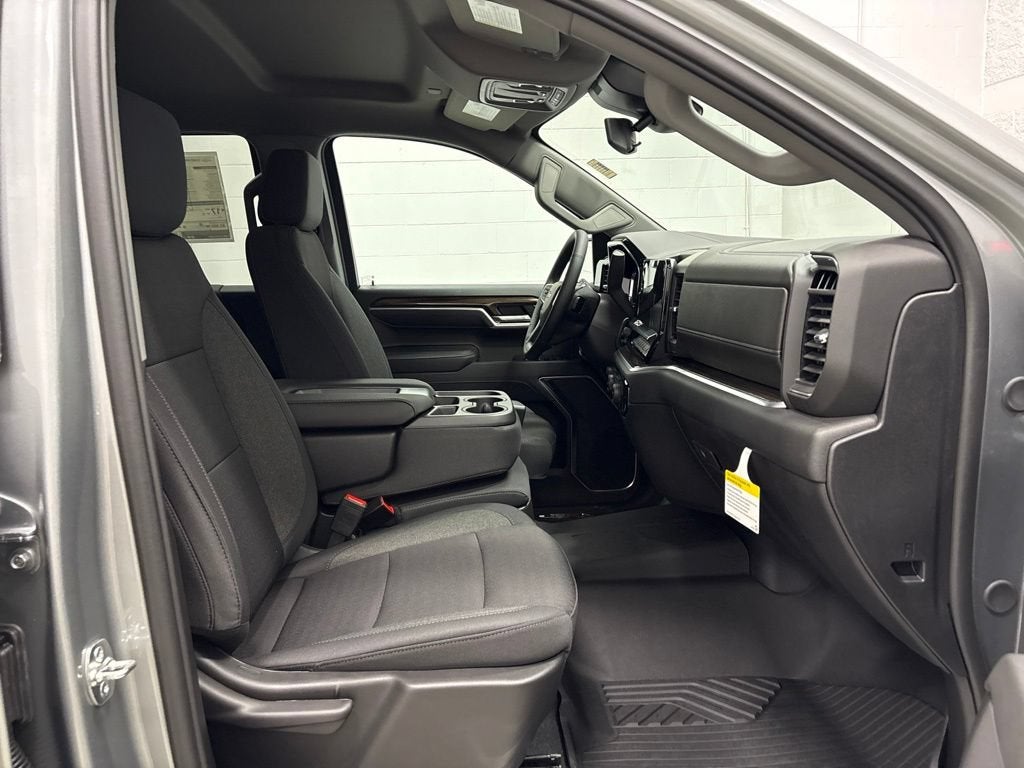 2026 Chevrolet Silverado 1500 RST Crew Cab Short Box 4WD