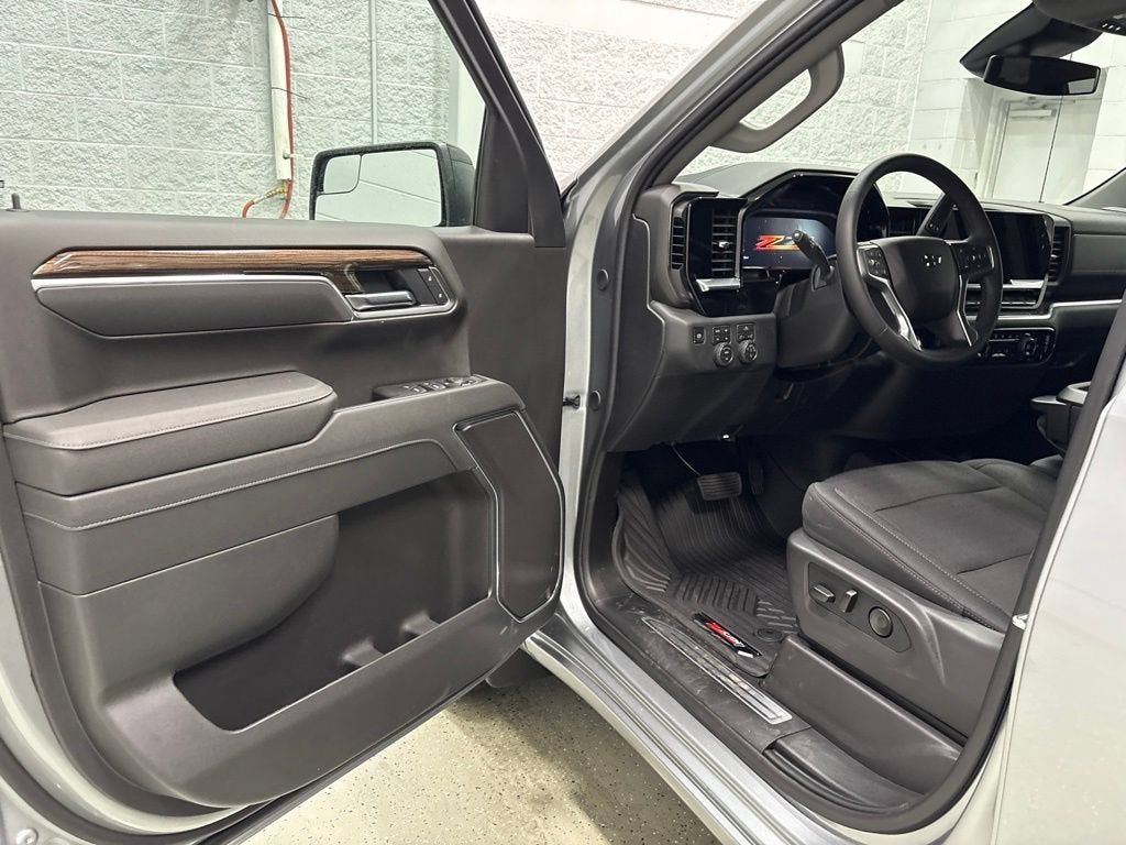 2026 Chevrolet Silverado 1500 RST Crew Cab Short Box 4WD