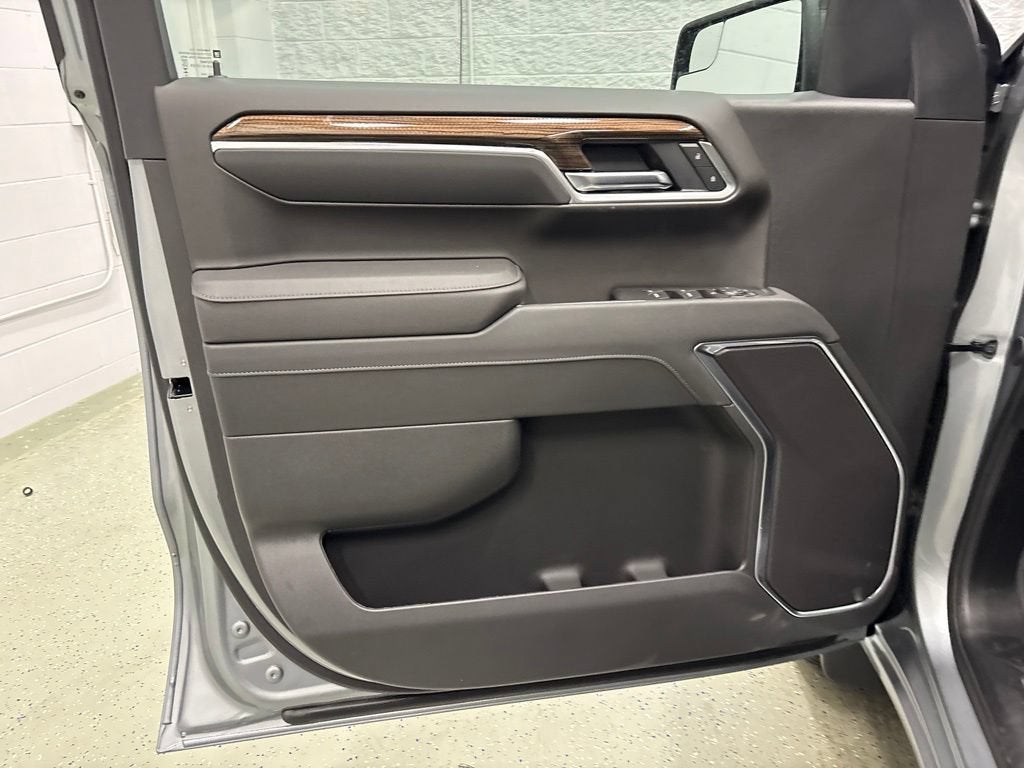 2026 Chevrolet Silverado 1500 RST Crew Cab Short Box 4WD