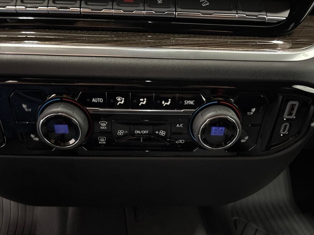 2026 Chevrolet Silverado 1500 RST Crew Cab Short Box 4WD